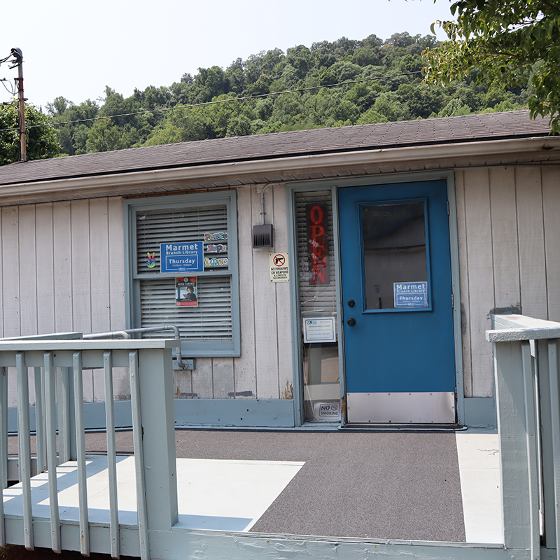 Entrance to Marmet Branch Library